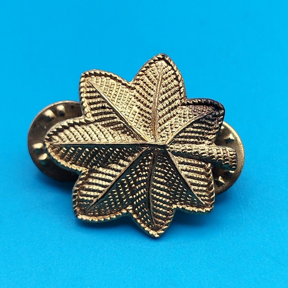 US Military Gold Oak Leaf Pin Major Lieutenant Commander Rank Insignia Badge